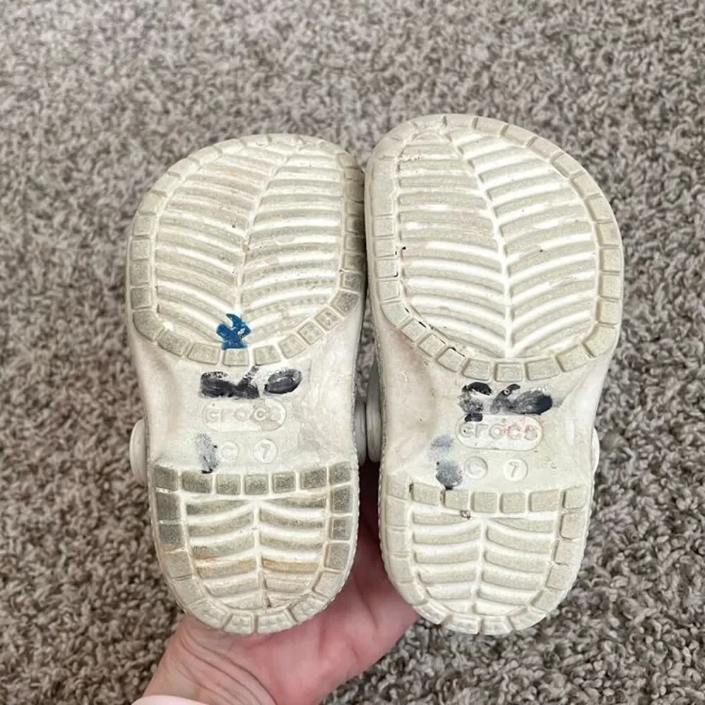 Size 7 / Toddler Girl Crocs Sandals